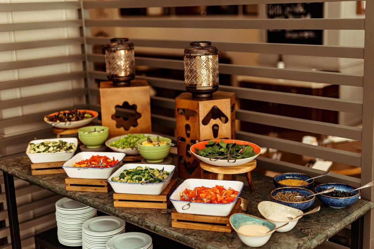 Hyatt Regency Bishkek Hotel Ngoại thất bức ảnh
